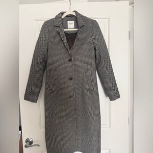 Abercrombie & Fitch Black and White Houndstooth Dad Coat